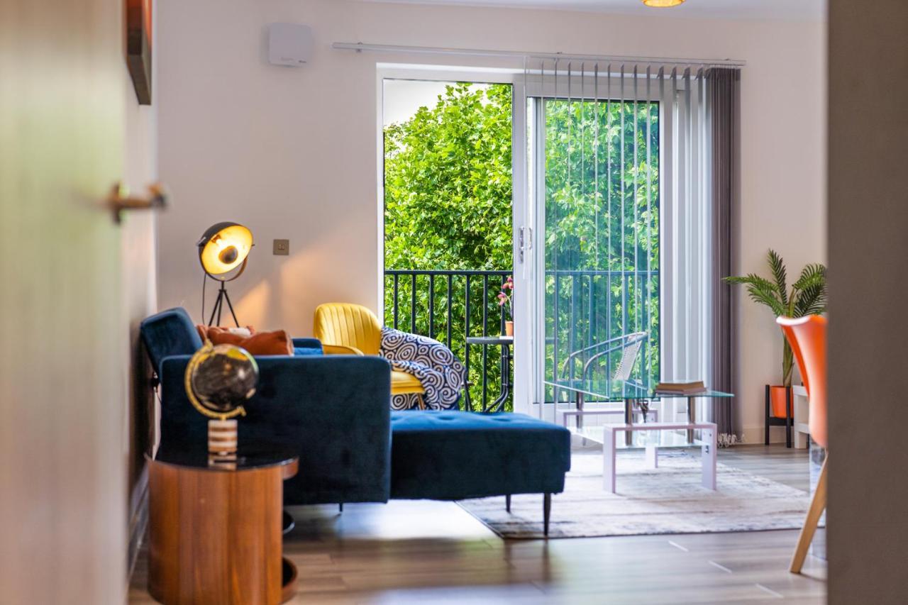 Ferienwohnung Ashview 8 - Heathrow - Business - Free Parking Staines-upon-Thames Exterior foto