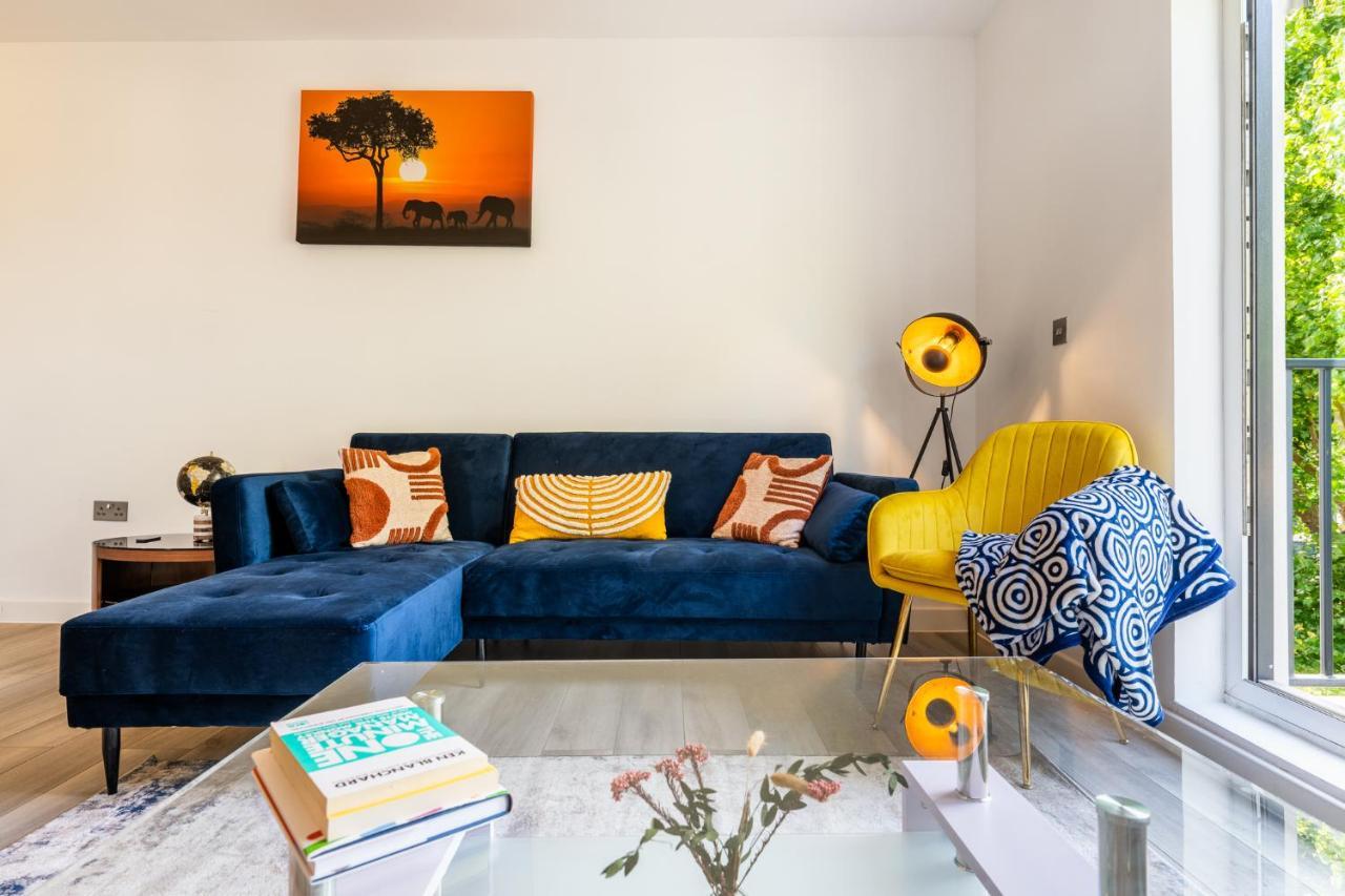 Ferienwohnung Ashview 8 - Heathrow - Business - Free Parking Staines-upon-Thames Exterior foto